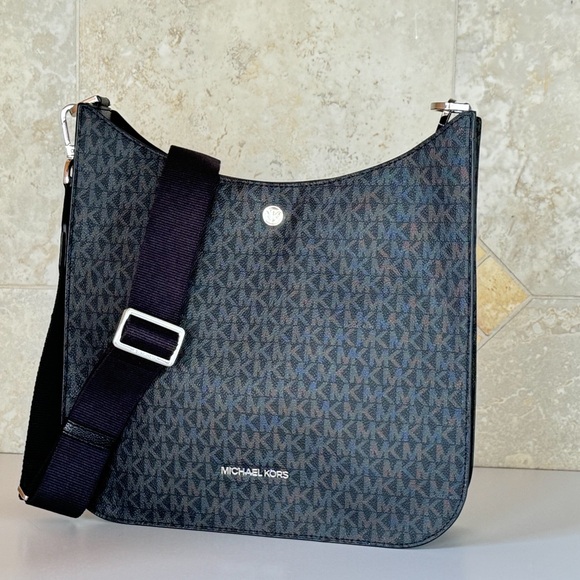 Michael Kors Briley Large Messenger Bag MK Black - Picture 8 of 16